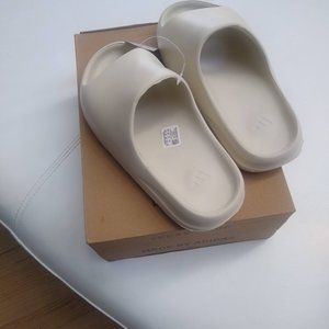 Adidas Yeezy Slide